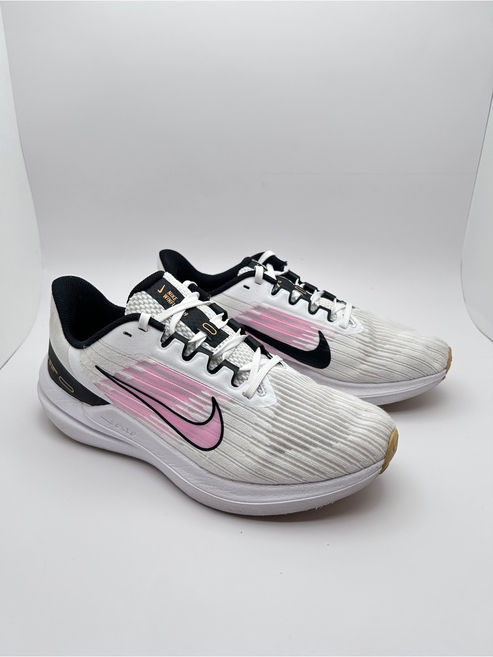 Nike Women’s White and Pink Running Shoes with Black Accents - Picture 4 of 6